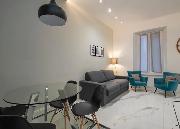 Xenia Apartments - Spacious Three-Room Apartment In Moscova Area